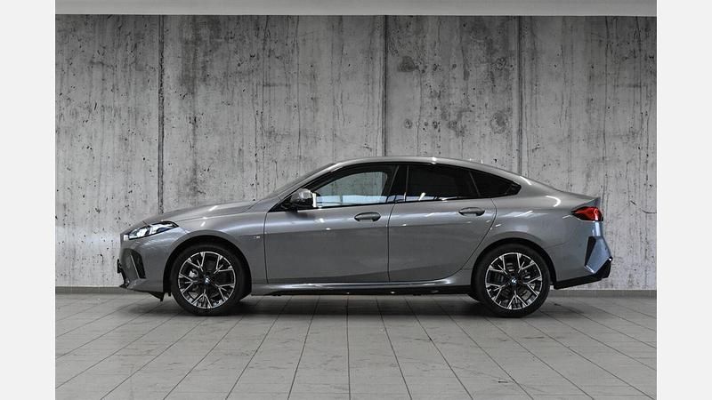 Używany BMW 220 Shadowline 156 KM (114 kW) 2025 Szary skyscraper metalizowany Coupe