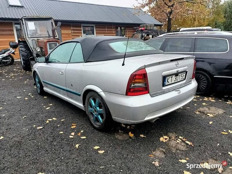 Używany Opel Astra Cabriolet 125 KM (91 kW) 2003 Srebrny Kabriolet
