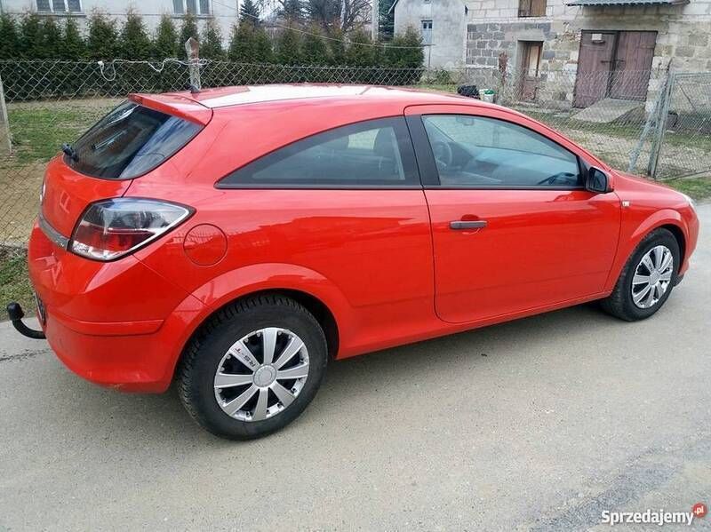 Używany Opel Astra GTC 90 KM (66 kW) 2009 Czerwony Hatchback