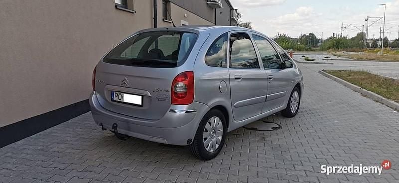Srebrny Używany 2006 Citroën Xsara Picasso Minivan | 6900 zł - Obraz 1/4