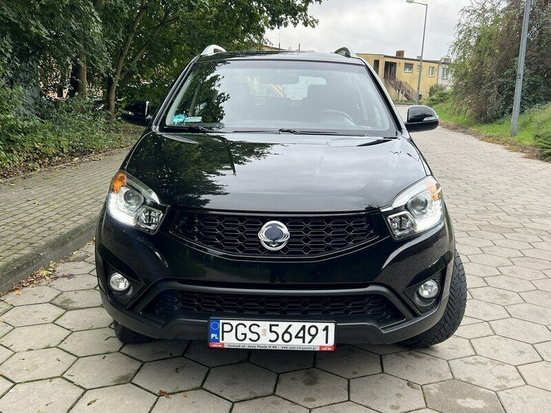 Używany Ssangyong (KGM) Korando 150 KM (110 kW) 2013 Czarny (metalik) SUV