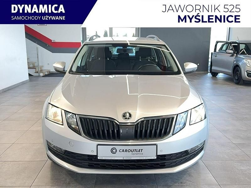 Używany Skoda Octavia Ambition 150 KM (110 kW) 2019 Srebrny Kombi