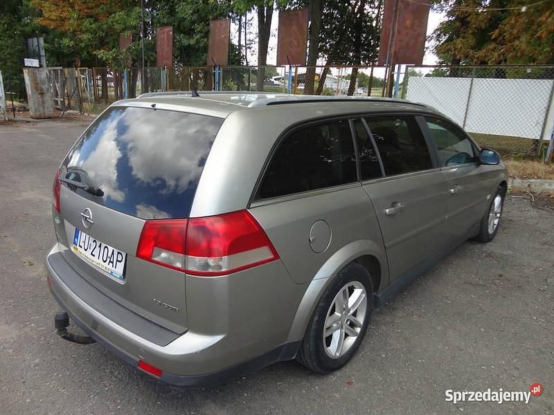 Używany Opel Vectra 2004 Srebrny Kombi