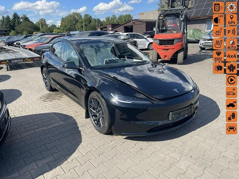 Biały Używany 2023 Tesla Model 3 Sedan/Limuzyna | 109 900 zł - Obraz 1/4