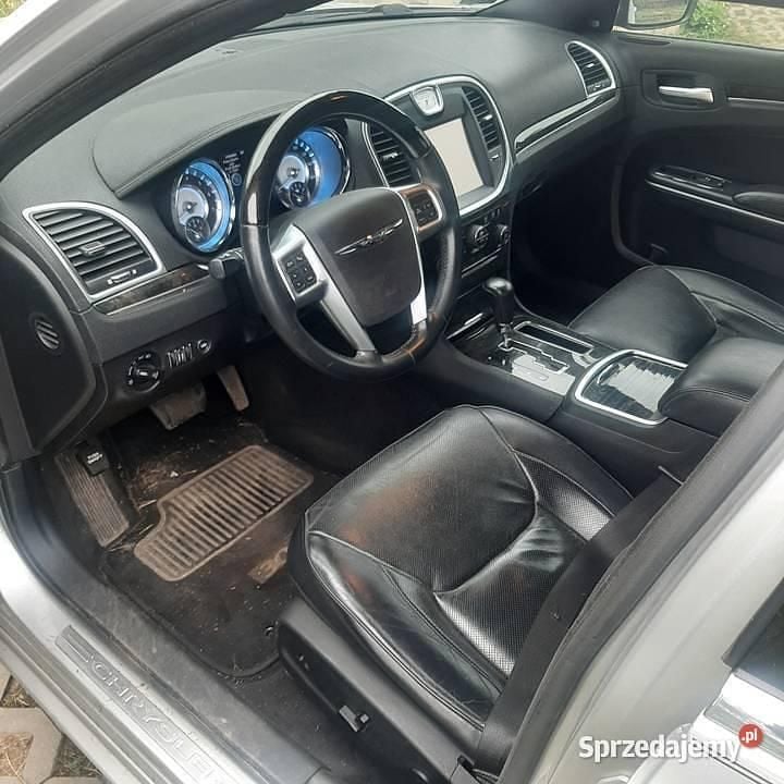 Używany Chrysler 300C 2012 Srebrny Sedan/Limuzyna