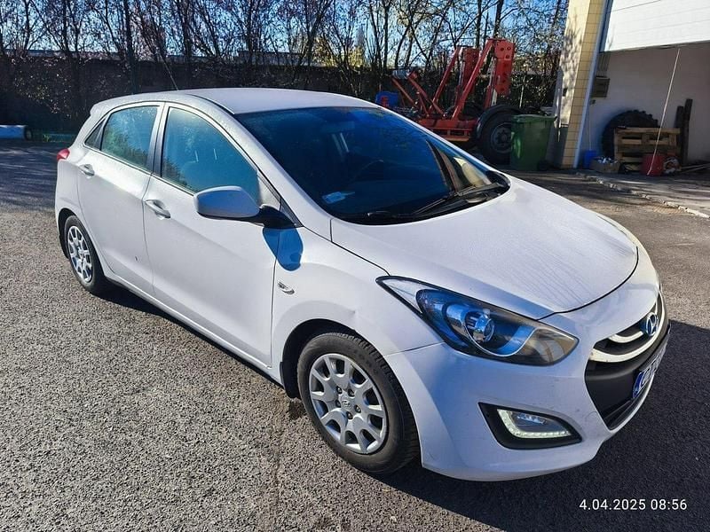 Biały Używany 2013 Hyundai i30 Kombi | 11 300 zł (Super Cena) - Obraz 1/4