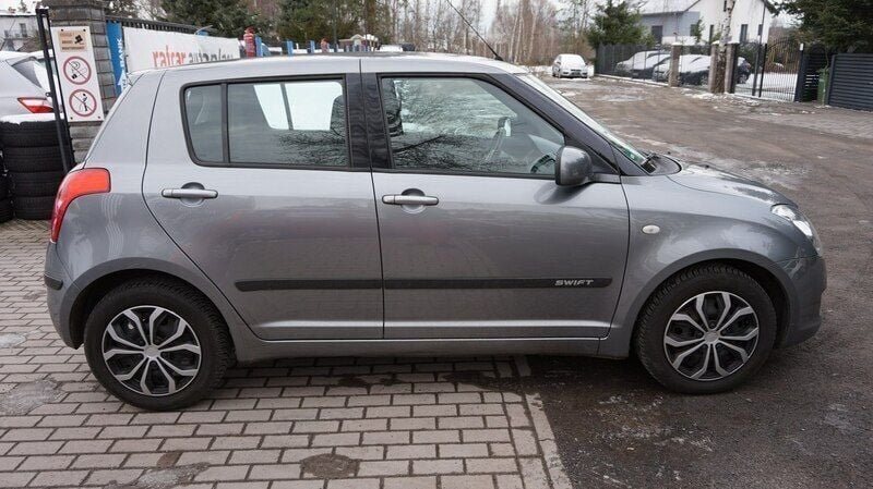 Używany Suzuki Swift 93 KM (68 kW) 2009 Szary (metalik) Hatchback