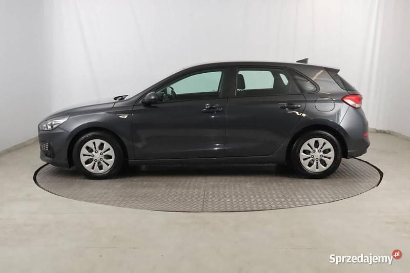 Używany Hyundai i30 120 KM (88 kW) 2022 Szary Hatchback