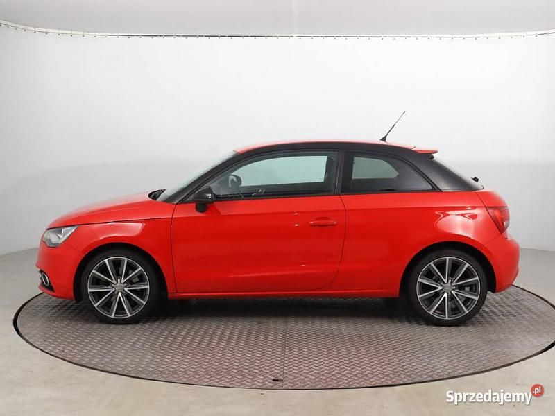 Używany Audi A1 2010 Czerwony Hatchback