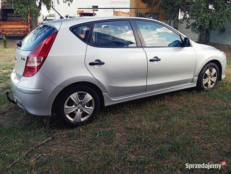 Używany Hyundai i30 109 KM (80 kW) 2011 Srebrny Hatchback