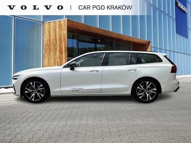 Używany Volvo V60 197 KM (144 kW) 2025 Biały Kombi