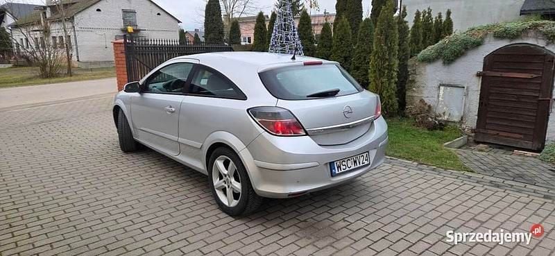Srebrny Używany 2006 Opel Astra GTC Coupe | 8999 zł (Dobra cena) - Obraz 1/4