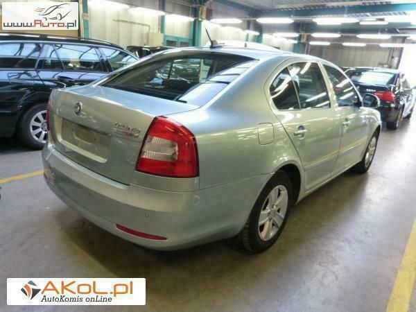 Używany Skoda Octavia 105 KM (77 kW) 2010 Srebrny Hatchback