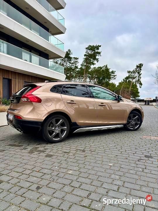 Używany Volvo V40 2014 Złoty Hatchback