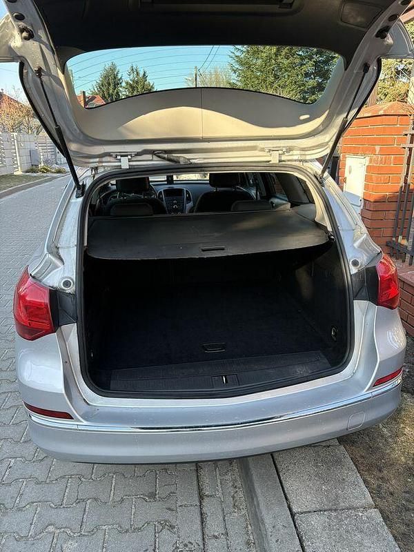 Używany Opel Astra 2015 Srebrny Kombi