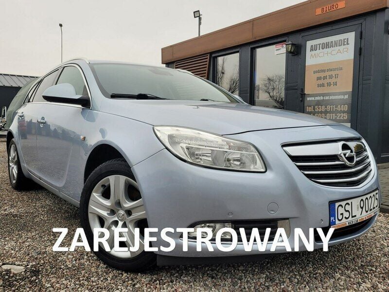 Niebieski jasny (metalik) Używany 2013 Opel Insignia Kombi | 24 900 zł (Dobra cena) - Obraz 1/4