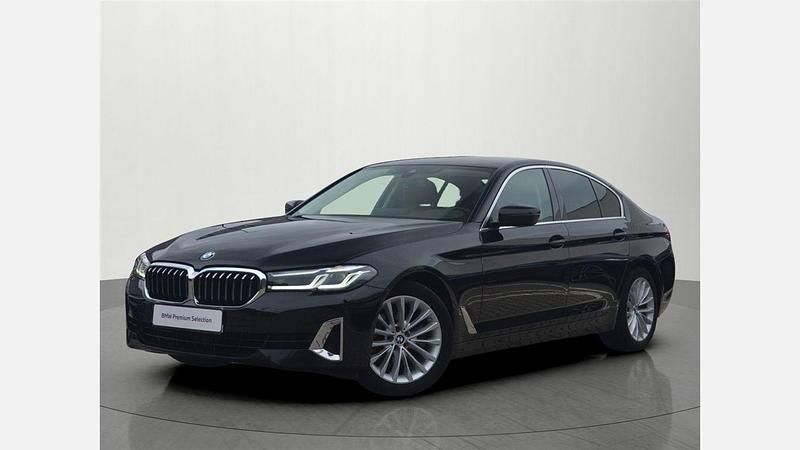 Czarny szafir metalizowany Używany 2021 BMW 520 Luxury Line Sedan/Limuzyna | 154 900 zł (Drogi) - Obraz 1/3