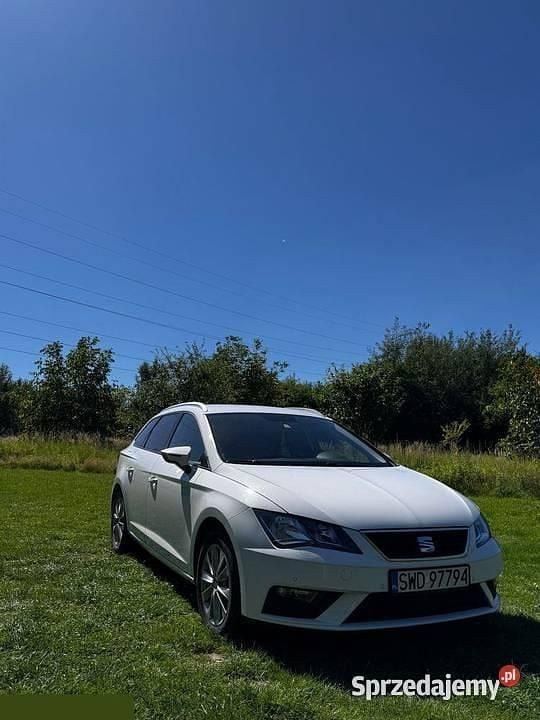Biały Używany 2017 Seat Leon Kombi | 41 000 zł (Uczciwa cena) - Obraz 1/4