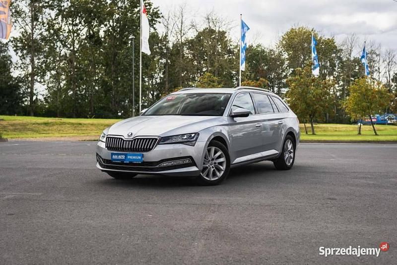 Srebrny Używany 2019 Skoda Superb Kombi | 89 999 zł (Drogi) - Obraz 1/4