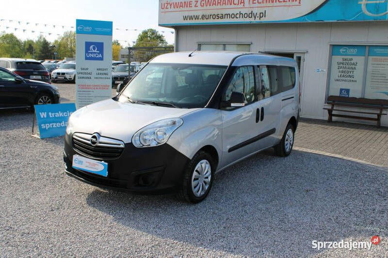 Srebrny Używany 2016 Opel Combo Minivan | 35 899 zł (Drogi) - Obraz 1/4