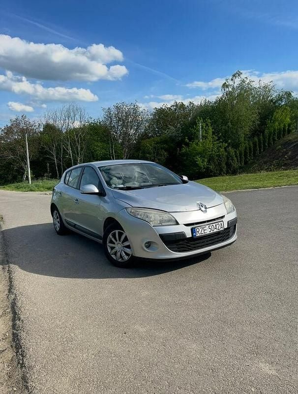 Używany Renault Mégane III 2010 Srebrny Hatchback