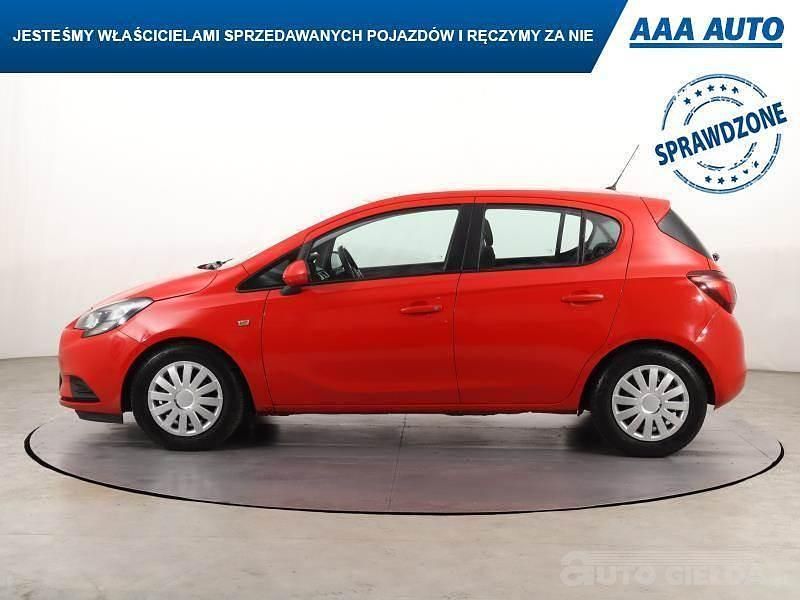 Używany Opel Corsa 2015 Czerwony Hatchback