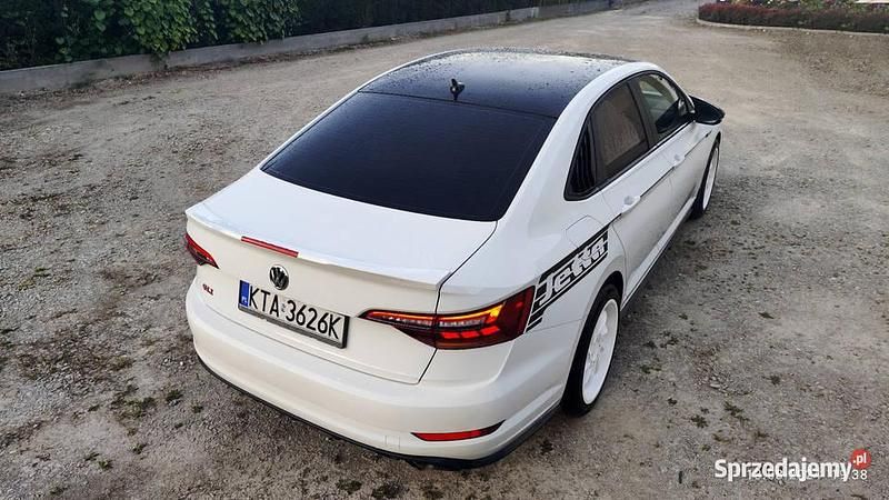 Używany VW Jetta 300 KM (220 kW) 2018 Sedan/Limuzyna