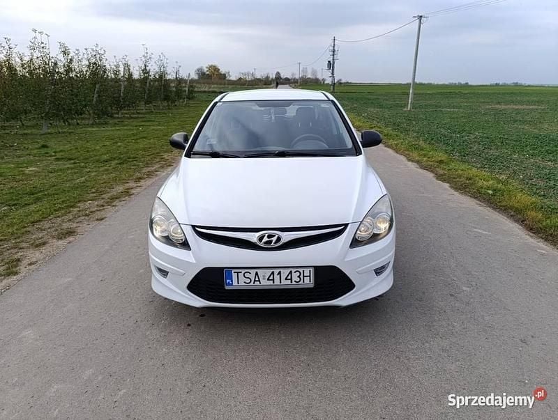 Biały Używany 2011 Hyundai i30 Sedan/Limuzyna | 12 900 zł (Dobra cena) - Obraz 1/4