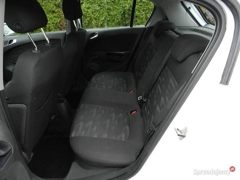 Używany Opel Corsa 2012 Biały Sedan/Limuzyna
