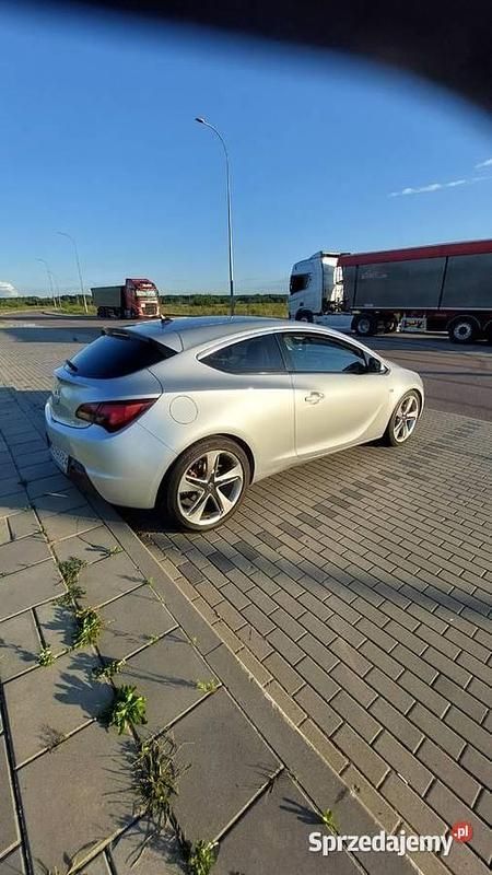 Używany Opel Astra GTC 2011 Srebrny Hatchback