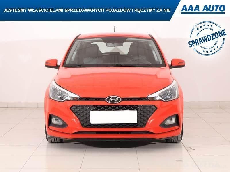 Używany Hyundai i20 84 KM (61 kW) 2019 Czerwony Hatchback