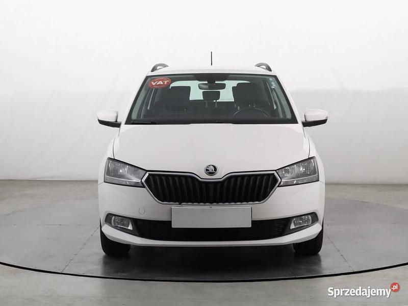 Biały Używany 2022 Skoda Fabia Kombi | 45 999 zł (Uczciwa cena) - Obraz 1/4