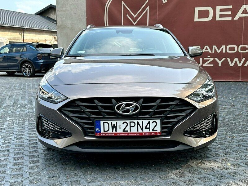 Używany Hyundai i30 110 KM (80 kW) 2021 Beżowy (metalik) Kombi