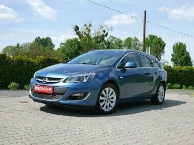 Niebieski (metalik) Używany 2016 Opel Astra Kombi | 24 900 zł (Dobra cena) - Obraz 1/4