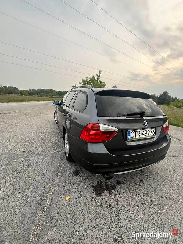 Używany 2006 BMW 320 Kombi | 15 000 zł (Uczciwa cena) - Obraz 1/4