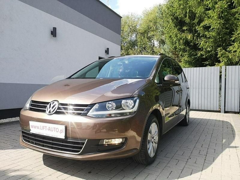 Brązowy Używany 2011 VW Sharan Minivan | 39 900 zł (Uczciwa cena) - Obraz 1/4
