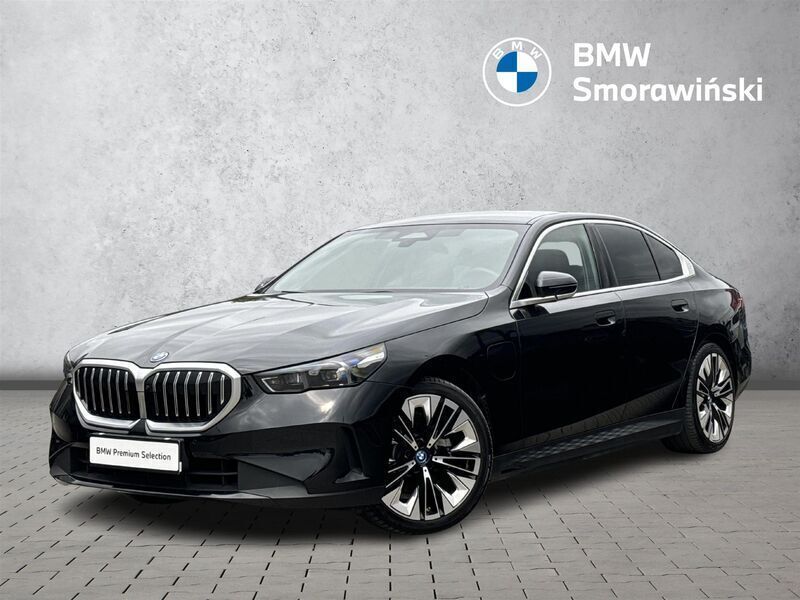Czarny szafir metalizowany Używany 2023 BMW 530e Comfort Edition Sedan/Limuzyna | 274 900 zł (Dobra cena) - Obraz 1/3