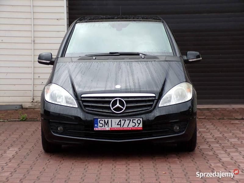 Używany Mercedes A180 115 KM (84 kW) 2010 Czarny (metalik) Hatchback