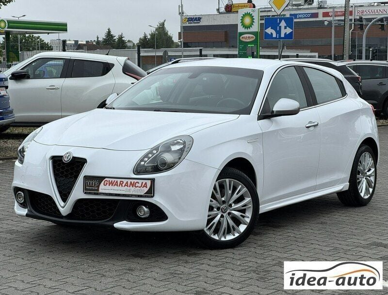 Biały Używany 2016 Alfa Romeo Giulietta Hatchback | 40 900 zł (Dość drogi) - Obraz 1/4