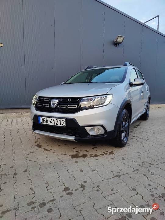 Srebrny Używany 2017 Dacia Sandero Stepway Hatchback | 30 500 zł (Uczciwa cena) - Obraz 1/4