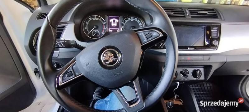 Biały Używany 2018 Skoda Fabia Ambition Hatchback | 40 000 zł - Obraz 1/4