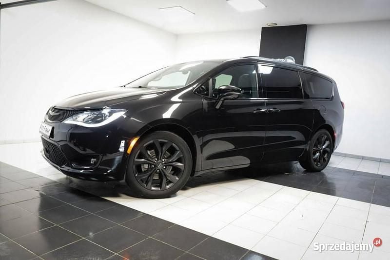 Używany Chrysler Pacifica Limited 291 KM (214 kW) 2019 Czarny Sedan/Limuzyna