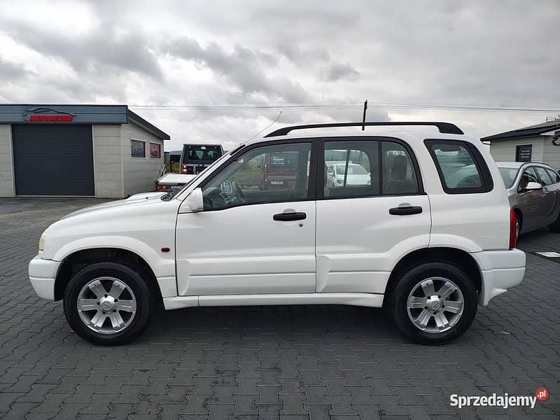Biały Używany 2002 Suzuki Grand Vitara SUV | 22 500 zł - Obraz 1/4