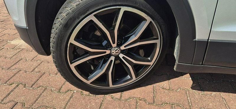 Używany VW T-Cross 105 KM (77 kW) 2020 Srebrny SUV