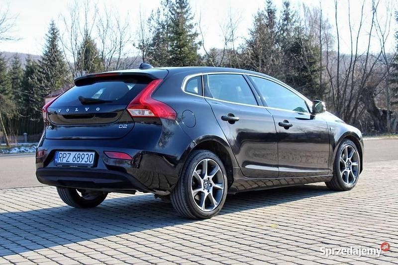 Używany Volvo V40 2015 Czarny Hatchback