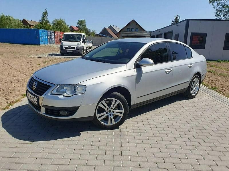 Srebrny (metalik) Używany 2007 VW Passat Sedan/Limuzyna | 7999 zł (Dobra cena) - Obraz 1/4