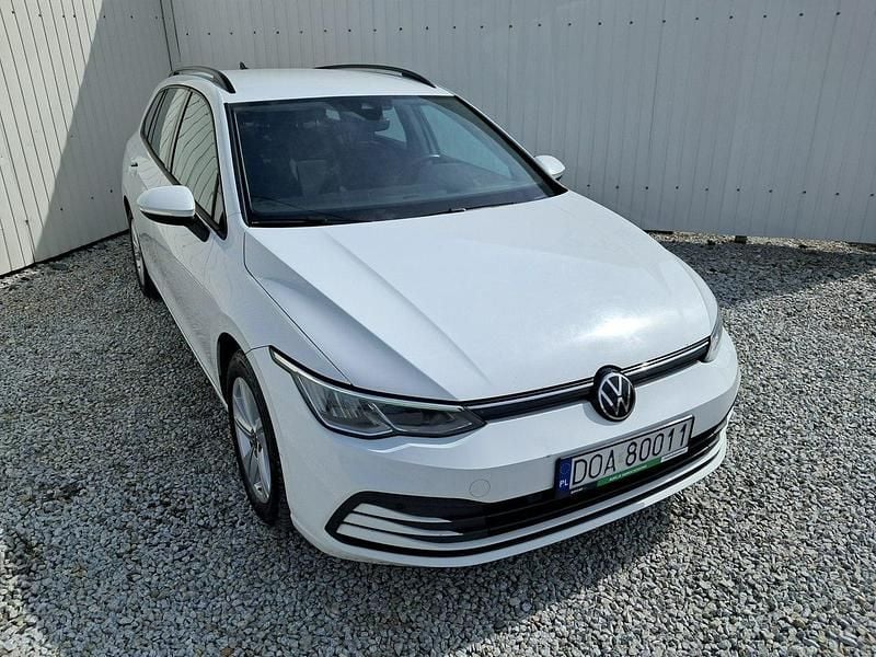Biały Używany 2022 VW Golf VIII Kombi | 40 498 zł (Super Cena) - Obraz 1/4