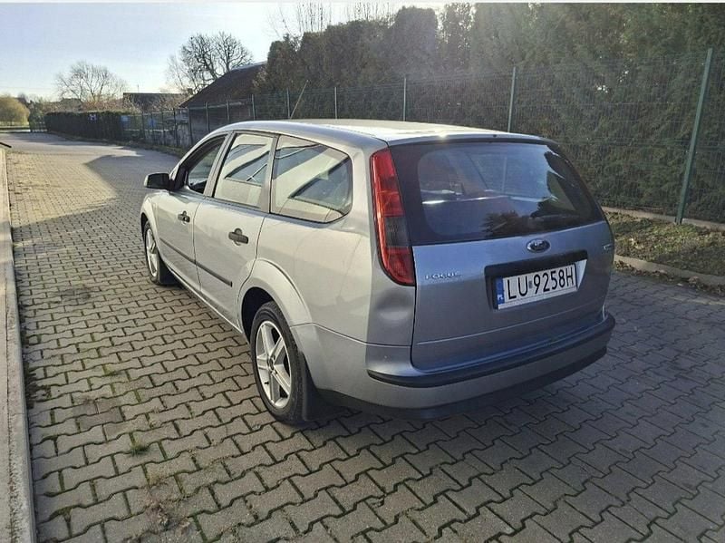 Używany Ford Focus 125 KM (91 kW) 2005 Szary Kombi