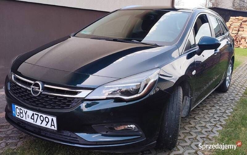 Używany Opel Astra 2016 Zielony Sedan/Limuzyna