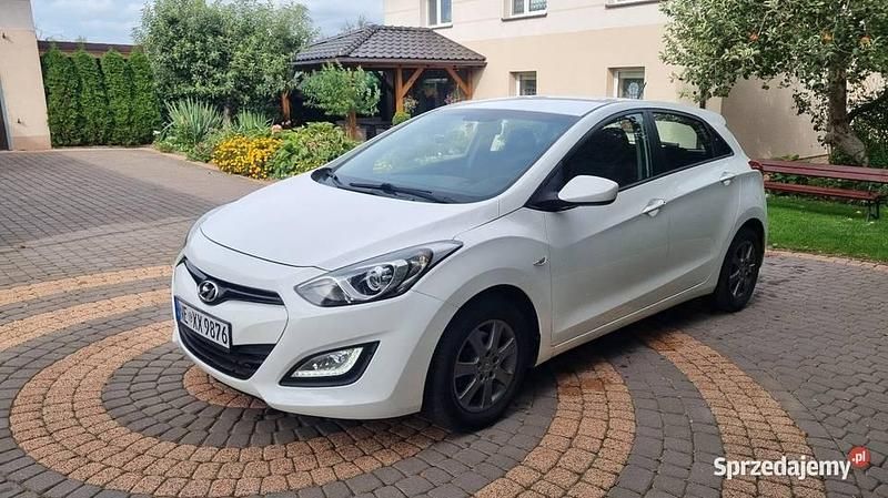 Biały Używany 2012 Hyundai i30 Hatchback | 28 900 zł (Uczciwa cena) - Obraz 1/4